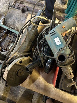 Lot 31 - Mixed Lot:  A 9" angle grinder, a 4" angle...