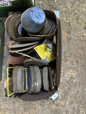 Lot 44 - Mixed lot of various sharpening and grinding...