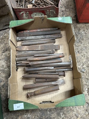Lot 61 - Mixed lot of various heavy duty chisels