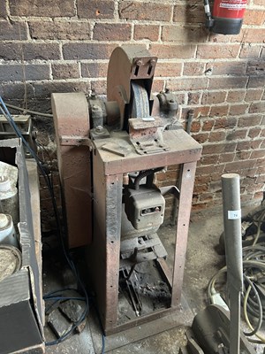 Lot 73 - A 3 phase heavy duty grinder in working condition