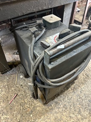 Lot 77 - An Oxford oil immersed electric arc welder