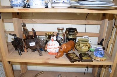 Lot 523 - MIXED LOT : MODERN WOODEN ANIMALS, VASES,...