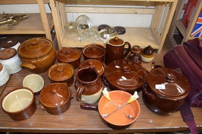 Lot 529 - QUANTITY OF VARIOUS BROWN GLAZED KITCHEN WARES