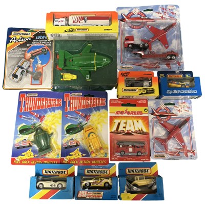 Lot 271 - A collection of various boxed / carded vintage...