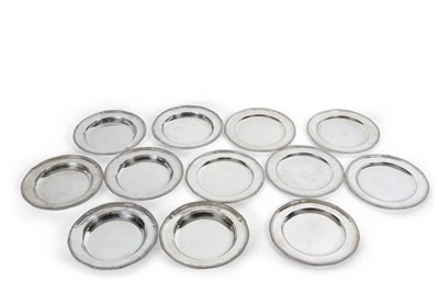 Lot 207 - A set of six George V silver dinner plates and...