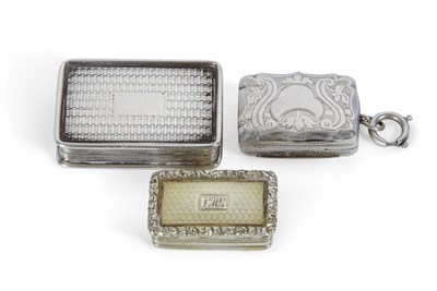 Lot 215 - A William IV silver vinaigrette of rectangular...