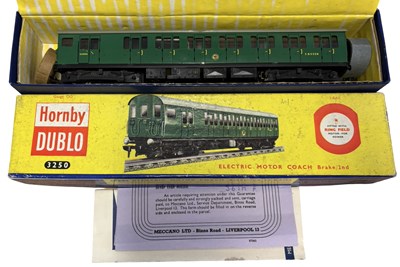 Lot 131 - A boxed Hornby Dublo 00 gauge 3-rail Electric...