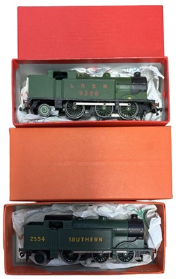 Lot 146 - A pair of Hornby Dublo 00 gauge locomotives in...
