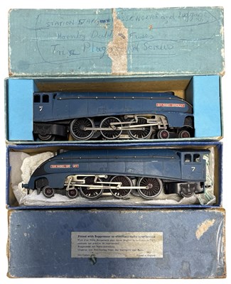 Lot 149 - A pair of Hornby Dublo 00 gauge locomotives in...