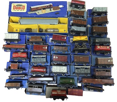 Lot 196 - A collection of boxed Hornby Dublo 00 gauge...