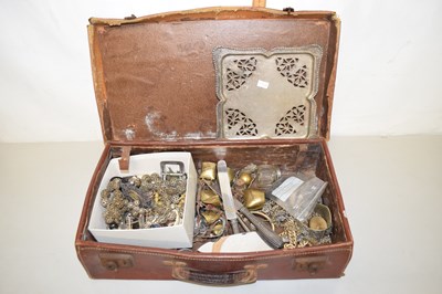 Lot 78 - A leather case of various assorted costume...
