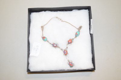 Lot 107 - White metal mounted necklace