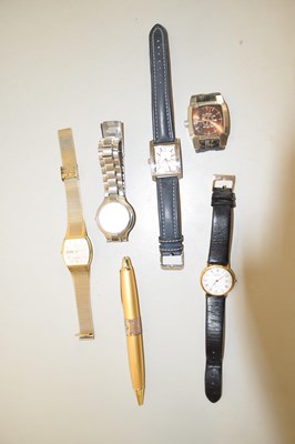Lot 109 - Box of assorted wristwatches