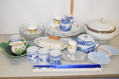 Lot 174 - Mixed Lot: Various dinner wares, pedestal cake...