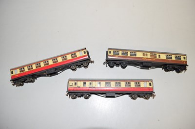 Lot 190 - 3 x Hornby Dublo 00 gauge tinplate corridors