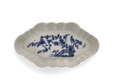 Lot 75 - A very rare Worcester porcelain spoon tray...