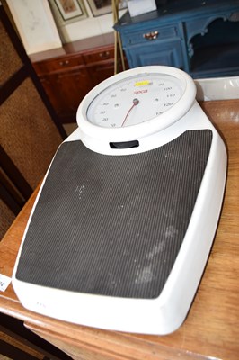Lot 275 - Bathroom scales