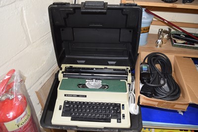 Lot 500 - A Silver Read 2600 typewriter