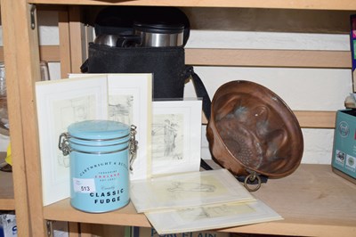 Lot 513 - Mixed Lot: Copper jelly mould, fudge tin,...