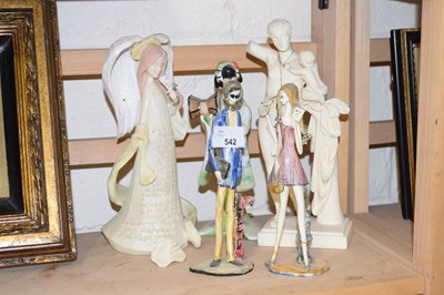 Lot 542 - Quantity of assorted figurines