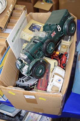 Lot 591 - Box of assorted model cars