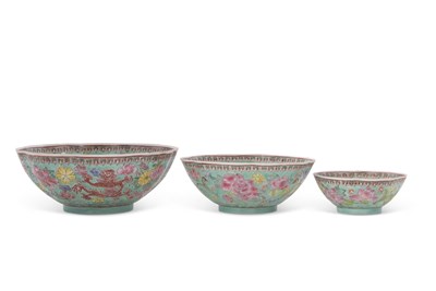 Lot 78 - A graduated set of three bowls all eggshell...