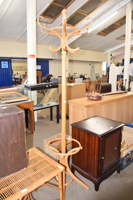 Lot 735 - Hat stand