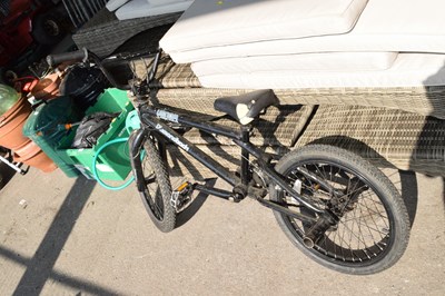 Lot 427 - A Venom diamond back BMX bike