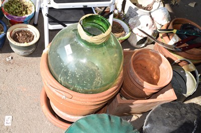 Lot 431 - Mixed quantity of terracotta pots