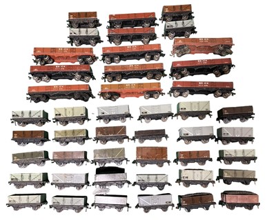 Lot 164 - A collection of various Hornby Dublo open...