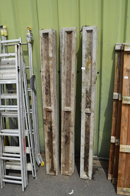 Lot 478 - Concrete curbs