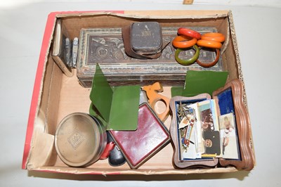 Lot 86 - A box of mixed items to include bakelite...