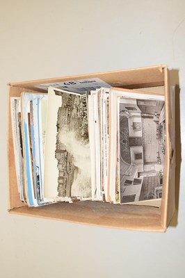 Lot 99 - A box of assorted postcards