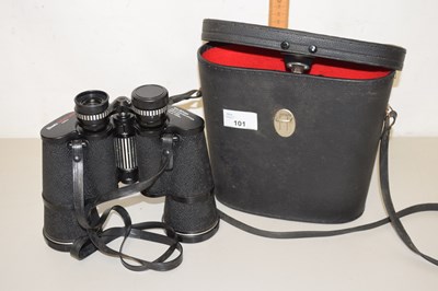 Lot 101 - A pair of Boots Admiral binoculars