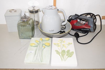 Lot 200 - Mixed Lot: Various kitchen wares, wall plaques...