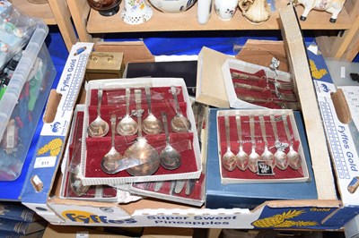 Lot 511 - Mixed Lot: Assorted EPNS flat ware, carriage...