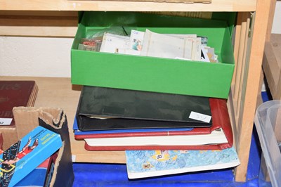 Lot 533 - Stamp albums and loose stamps