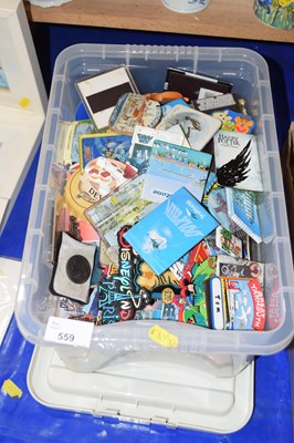 Lot 559 - Large quantity of fridge magnets