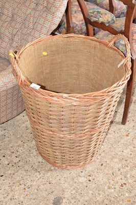 Lot 285 - A wicker basket