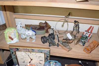 Lot 654 - Assorted figurines