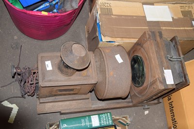 Lot 868 - Magic lantern