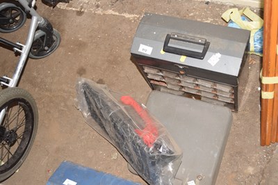 Lot 912 - Workshop storage chest and other items