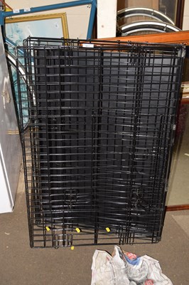 Lot 917 - Folding dog crate