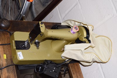 Lot 918 - A Singer sewing machine