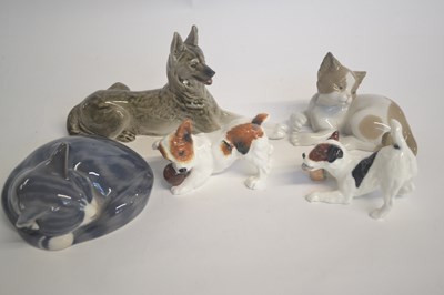 Lot 368 - ROYAL DOULTON CHARACTER DOGS HN 1103 AND OTHER ANIMALS