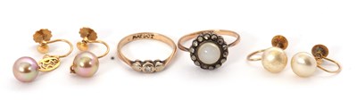 Lot 143 - A mixed lot of jewellery: to include an...