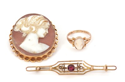 Lot 188 - An oval shell cameo brooch, in 9ct mount...