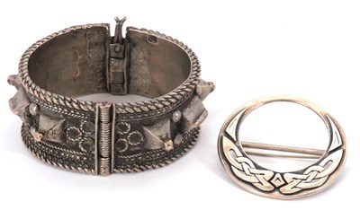Lot 256 - A Scottish Celtic style brooch, hallmarked...