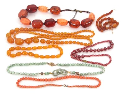 Lot 263 - A mixed lot of jewellery: to include an oval...