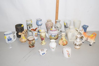 Lot 15 - Mixed Lot: Various vases, jugs and other ceramics